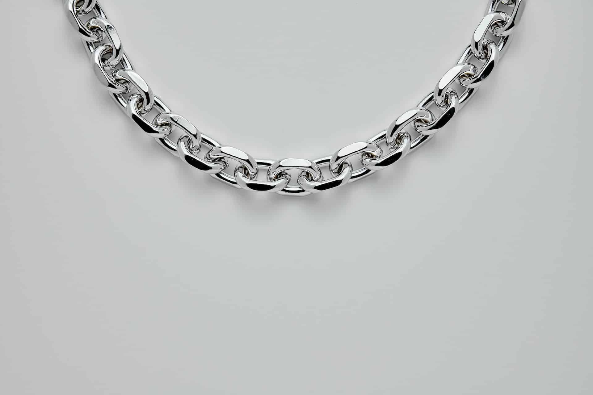 Comment nettoyer des bijoux en argent ?